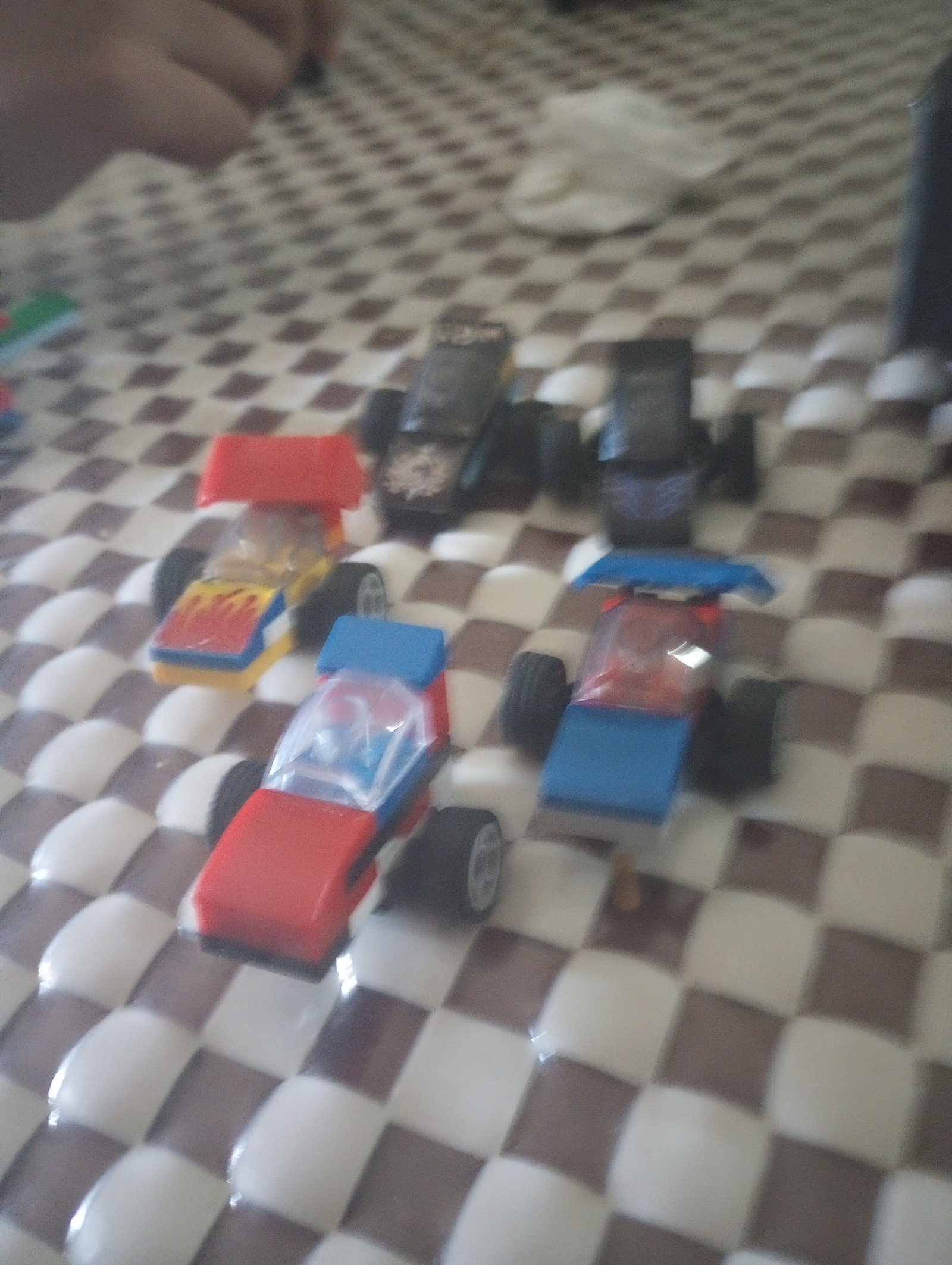 Pandilla de mini autos