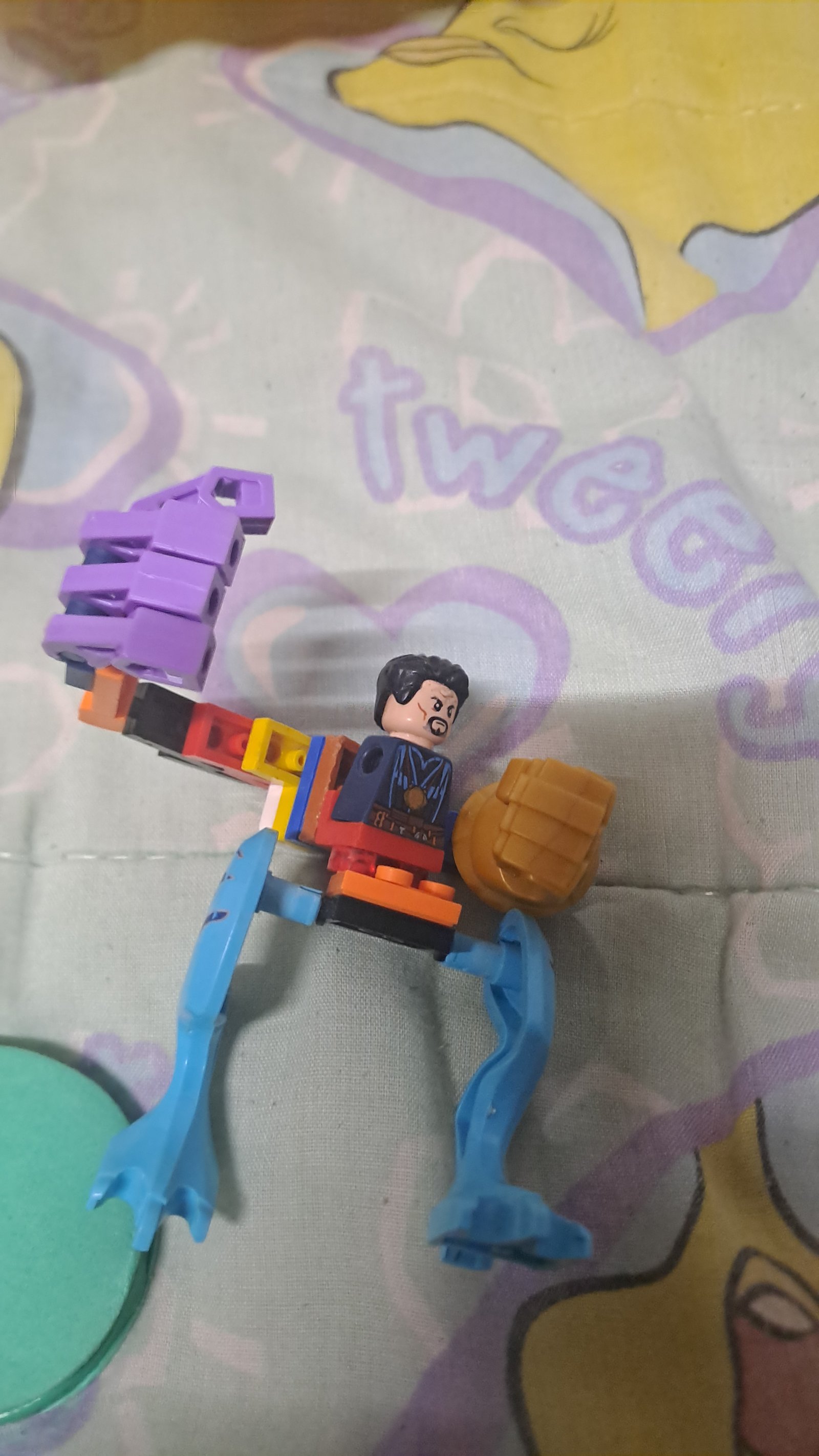 Robot  doctor estrach